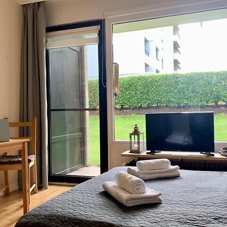 Tt Living Apartment Luebeck I Souterrain Wohnung Mit Terrasse I Naehe Hbf I Kostenlos Parken Bagian luar foto