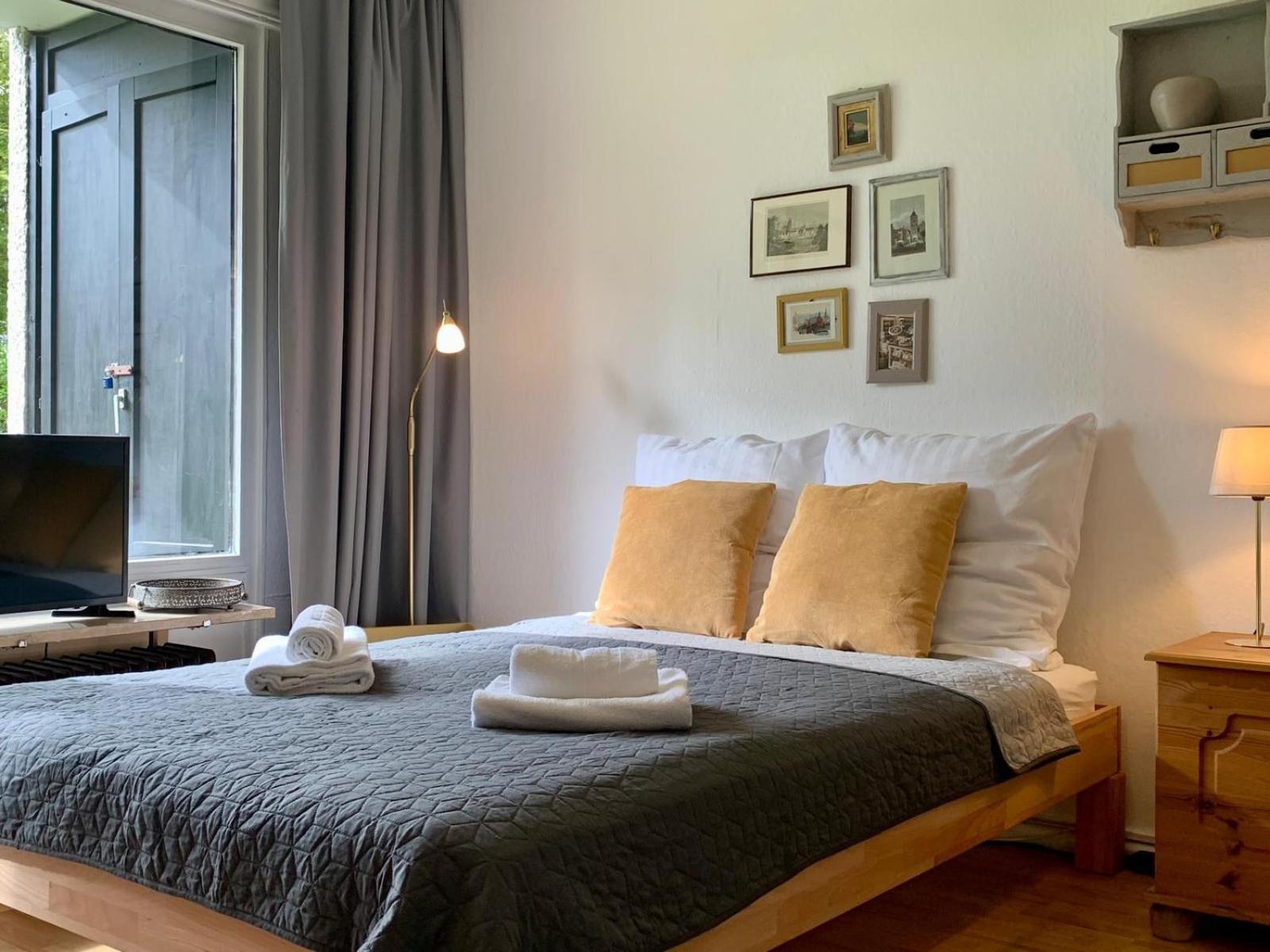 Tt Living Apartment Luebeck I Souterrain Wohnung Mit Terrasse I Naehe Hbf I Kostenlos Parken Bagian luar foto